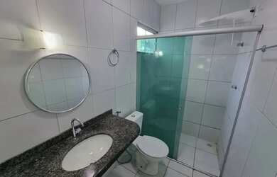 Imagem: A casa possui 3 Dormitórios, 3 Banheiros, 2 Vagas na garagem