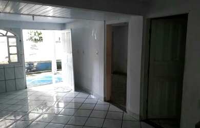 Imagem: A casa possui 2 Dormitórios e está localizado em São Pedro