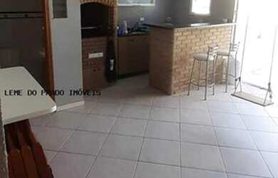 Imagem: O apartamento possui 2 Dormitórios, 2 Banheiros, 2 Vagas na