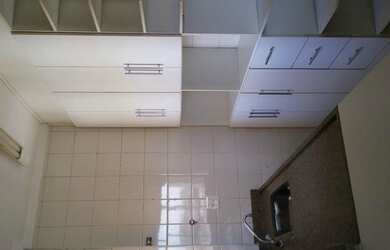 Imagem: O apartamento possui 2 Dormitórios, 1 Banheiro, 2 Vagas na