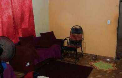 Imagem: A casa possui 2 Dormitórios, 2 Banheiros, 1 Vaga na garagem