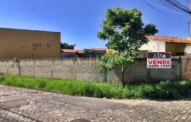 Imagem: O terreno possui 215m² de Área e está localizado em Campo