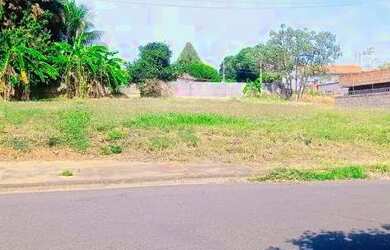 Imagem: A casa possui 5 Vagas na garagem e 372m² de Área e está localizado