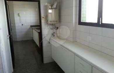 Imagem 7: 220m² Moema Pássaros. Piscina, Ar-condicionado, Guarda roupaeLareira