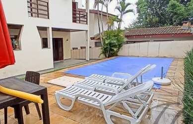 Imagem: A casa em condomínio possui 4 Dormitórios, 5 Banheiros, 4