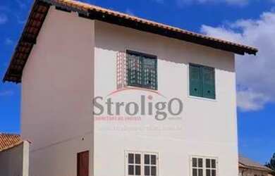 Imagem: A casa possui 2 Dormitórios, 2 Banheiros, 2 Vagas na garagem