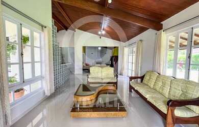 Imagem: A casa em condomínio possui 4 Dormitórios, 5 Banheiros, 3