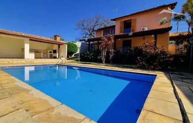 Imagem: A casa em condomínio possui 4 Dormitórios, 5 Banheiros, 5