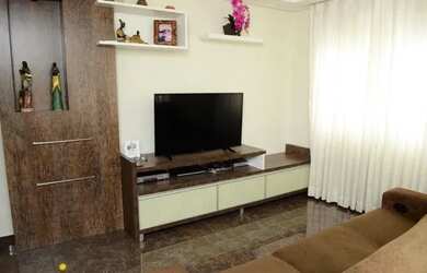 Imagem: O apartamento possui 2 Dormitórios, 1 Banheiro, 2 Vagas na