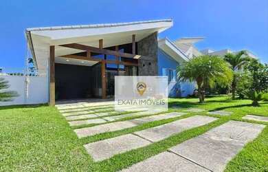 Imagem: A casa em condomínio possui 4 Dormitórios, 3 Banheiros, 2