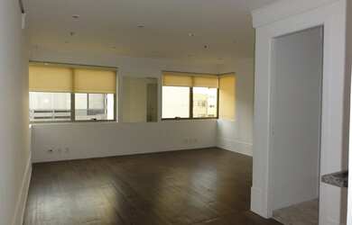 Imagem: O depósito possui 1 Vaga na garagem, 34m² de Área e está