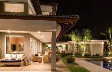 Imagem: A casa em condomínio possui 5 Dormitórios, 5 Banheiros, 5