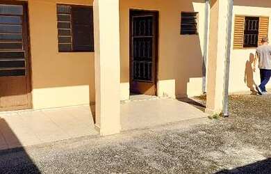 Imagem: A casa possui 1 Dormitório, 1 Banheiro, 35m² de Área e está