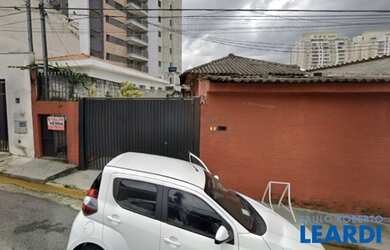 Imagem: A casa possui 2 Dormitórios, 3 Banheiros, 2 Vagas na garagem