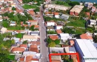 Imagem: O terreno possui 2.800m² de Área e está localizado em Barra