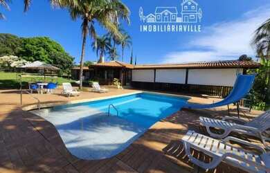 Imagem: A casa em condomínio possui 3 Dormitórios, 4 Banheiros, 2