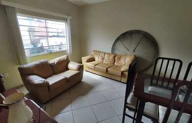 Imagem: A casa possui 3 Dormitórios, 2 Banheiros, 90m² de Área e