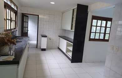 Imagem 4: Linda casa com piscina privativa km13 na pista com todas as taxas inclusas