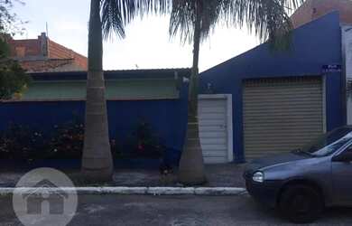 Imagem: A casa possui 2 Dormitórios, 1 Banheiro, 1 Vaga na garagem