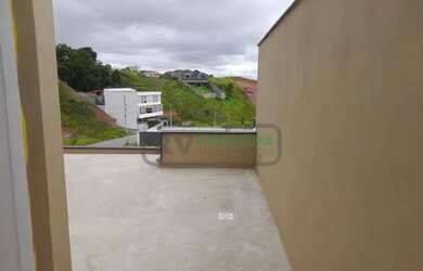 Imagem: A casa possui 2 Dormitórios, 2 Banheiros, 1 Vaga na garagem