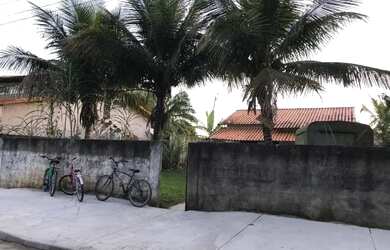 Imagem: A casa possui 2 Dormitórios, 2 Banheiros, 3 Vagas na garagem