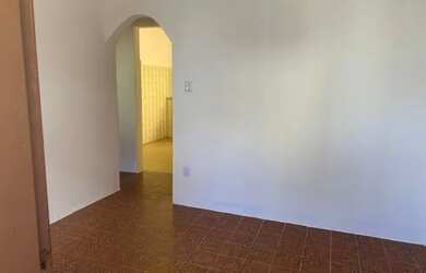 Imagem: A casa possui 2 Dormitórios, 2 Banheiros e está localizado