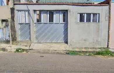 Imagem: A casa possui 2 Dormitórios, 2 Banheiros e 156m² de Área