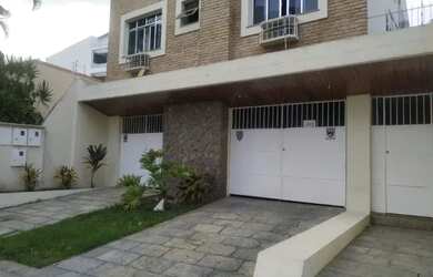 Imagem: O apartamento possui 3 Dormitórios, 2 Banheiros, 2 Vagas na