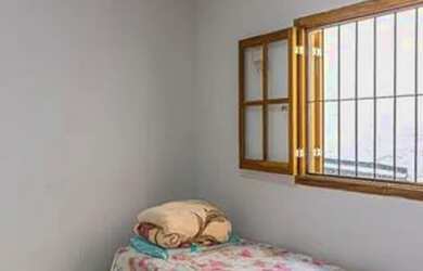 Imagem: A casa possui 2 Dormitórios, 2 Banheiros, 1 Vaga na garagem