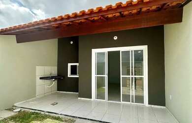 Imagem: A casa possui 2 Dormitórios, 2 Banheiros, 1 Vaga na garagem