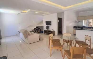 Imagem: A casa possui 3 Dormitórios, 3 Banheiros, 5 Vagas na garagem