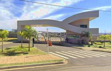 Imagem: O terreno possui 341m² de Área e está localizado em Centro