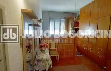 Imagem: O apartamento possui 1 Dormitório, 1 Banheiro, 30m² de Área