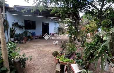 Imagem 11: Duas casas no mesmo terreno - excelente para renda ou moradia - Bairro...