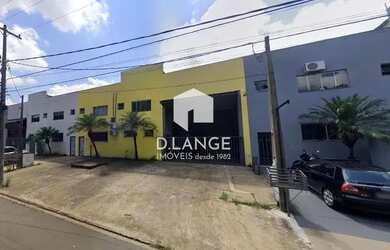 Imagem: O depósito possui 4 Vagas na garagem, 370m² de Área e está