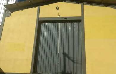 Imagem: O depósito possui 4 Vagas na garagem, 300m² de Área e está