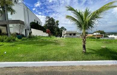 Imagem: O terreno possui 403m² de Área, Imóvel novo e está localizado