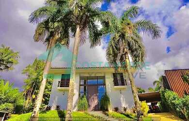 Imagem: A casa em condomínio possui 4 Dormitórios, 2 Banheiros, 4