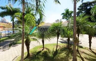 Imagem: A casa em condomínio possui 4 Dormitórios, 5 Banheiros, 2