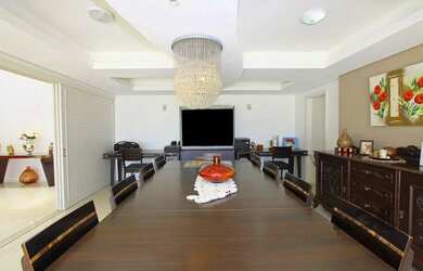 Imagem: A casa em condomínio possui 4 Dormitórios, 4 Banheiros, 4