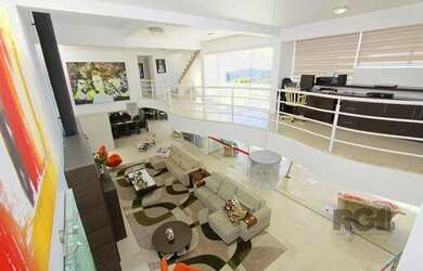 Imagem 10: Casa Alto Padrão com 3 suítes no Condomínio Montes Verdes, bairro Nonoai...