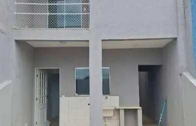 Imagem: A casa possui 3 Dormitórios, 2 Banheiros, 2 Vagas na garagem