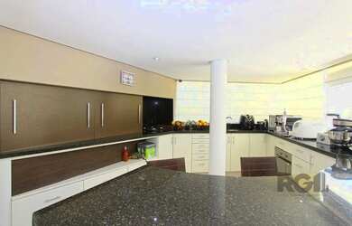 Imagem 3: Casa Alto Padrão com 3 suítes no Condomínio Montes Verdes, bairro Nonoai...