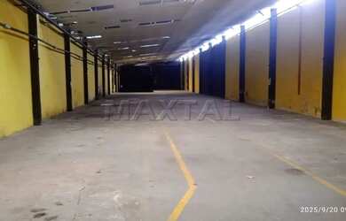 Imagem: O depósito possui 5 Vagas na garagem e 1200m² de Área e está