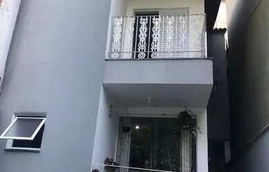 Imagem: A casa possui 5 Dormitórios, 3 Banheiros, 5 Vagas na garagem