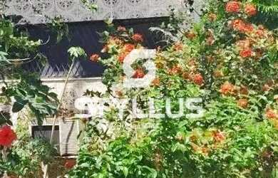 Imagem: A casa possui 3 Dormitórios, 3 Banheiros, 2 Vagas na garagem