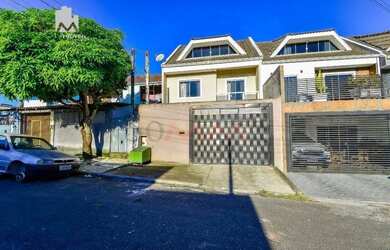 Imagem: A casa possui 3 Dormitórios, 3 Banheiros, 2 Vagas na garagem