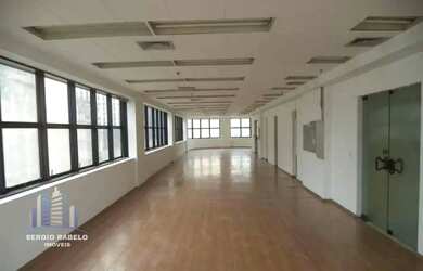 Imagem: O depósito possui 5 Vagas na garagem, 188m² de Área e está