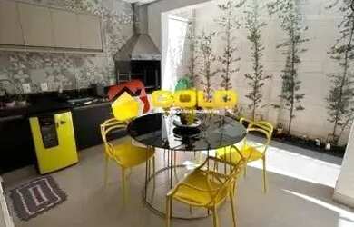 Imagem: A casa em condomínio possui 3 Dormitórios, 2 Banheiros, 2