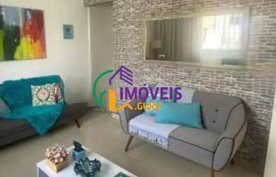 Imagem: A casa possui 3 Dormitórios, 1 Banheiro, 2 Vagas na garagem